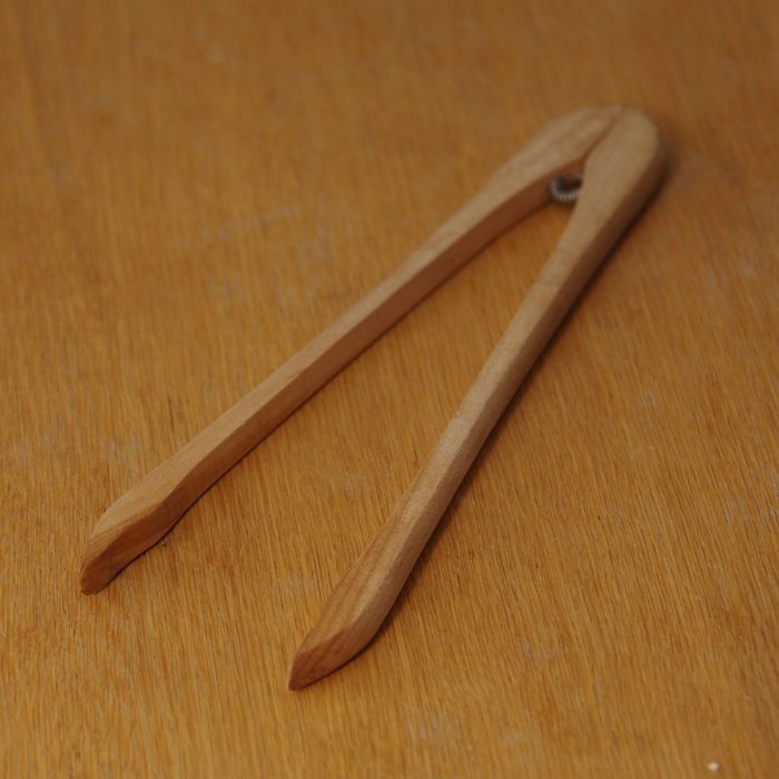 Pince à cornichon en bois 25 cm